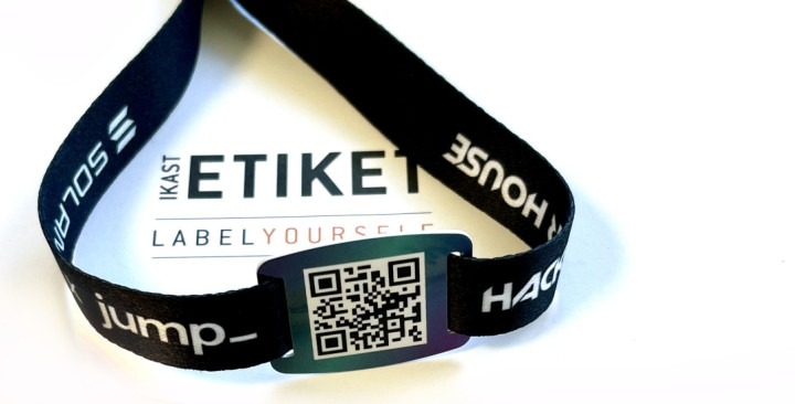 Armbånd med strekkode eller qr code