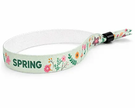 Festivalarmbånd med blomster i grønne nyanser