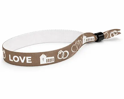 Bronsefargede festivalarmbånd med bryllupstema