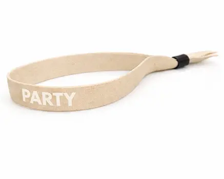 Sandfargede festivalarmbånd