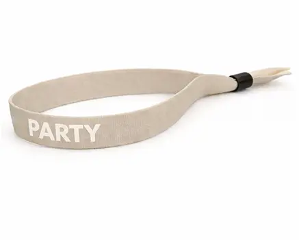 Steinfargede festivalarmbånd