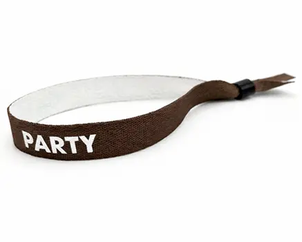 Brune festivalarmbånd